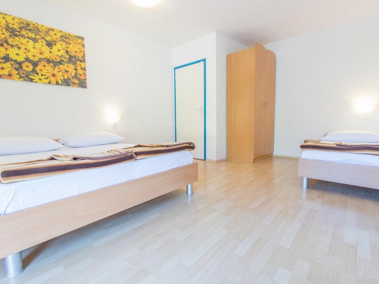 Apartment And Rooms Kristina Baška Eksteriør bilde